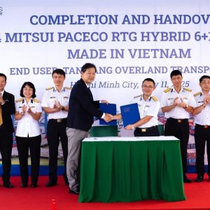 Tan Cang Cat Lai receives 4 RTG Hybrid cranes contributing to modernizing and greening the seaport Tân Cảng Cát Lái tiếp nhận 4 cẩu RTG Hybrid góp phần hiện đại và xanh hóa cảng biển