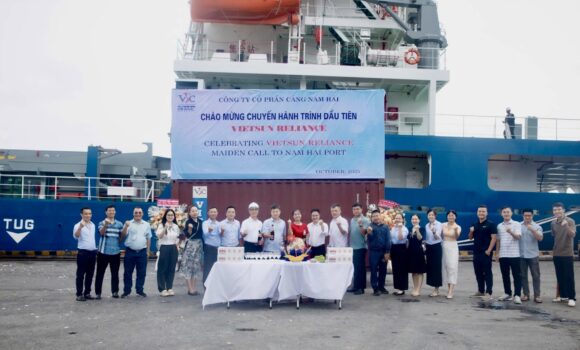 Vietsun chào mừng chuyến hải trình đầu tiên tàu container VIETSUN RELIANCE