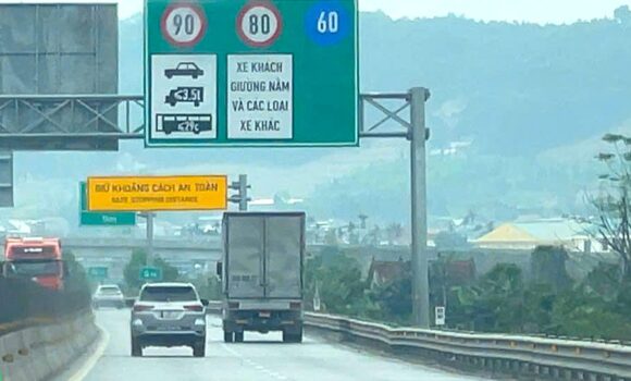 Điều chỉnh tốc độ tối đa trên nhiều tuyến cao tốc